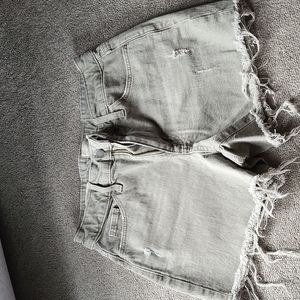Universal Thread Shorts